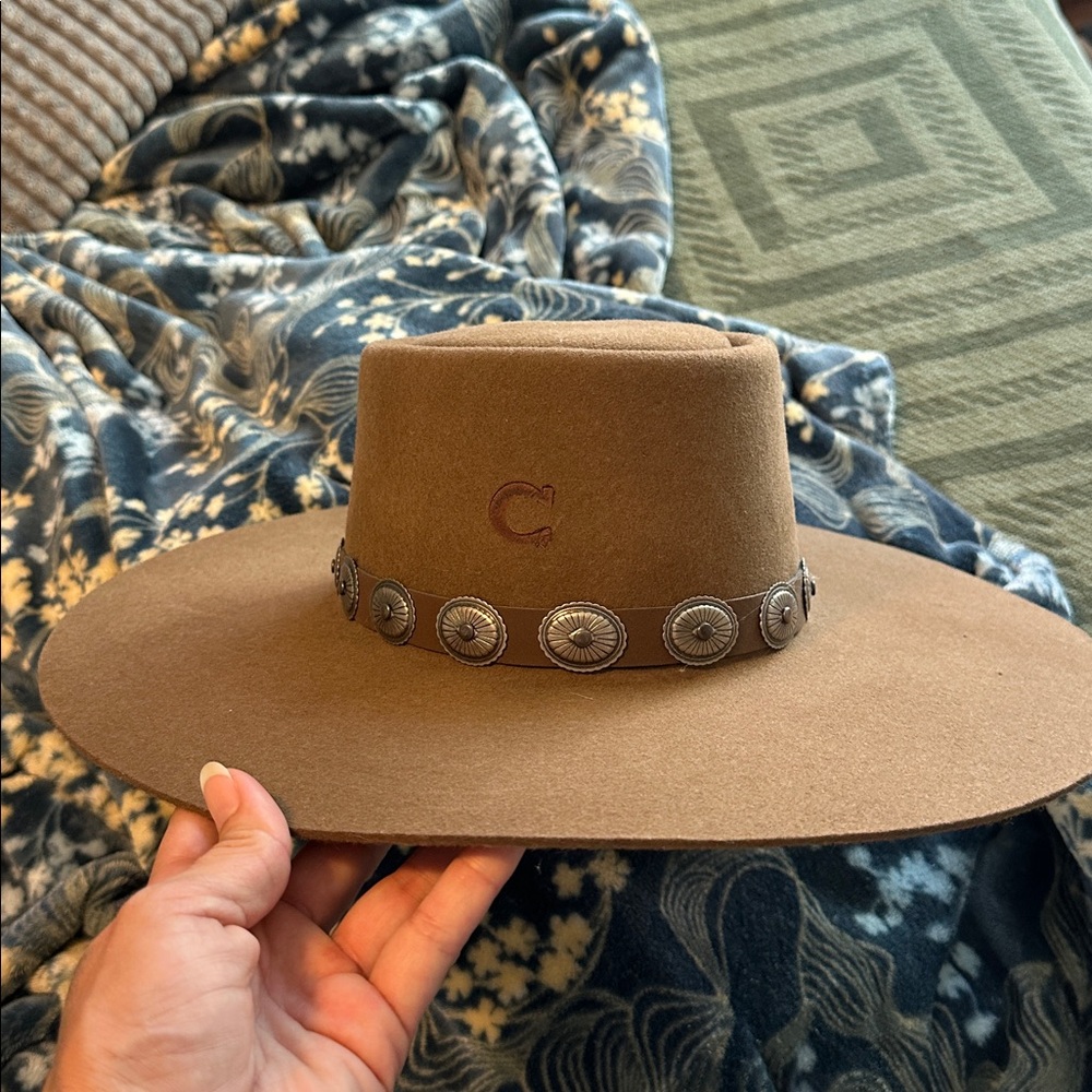 NWT! Charlie 1 horse flat brim wool hat. High desert. Size Small